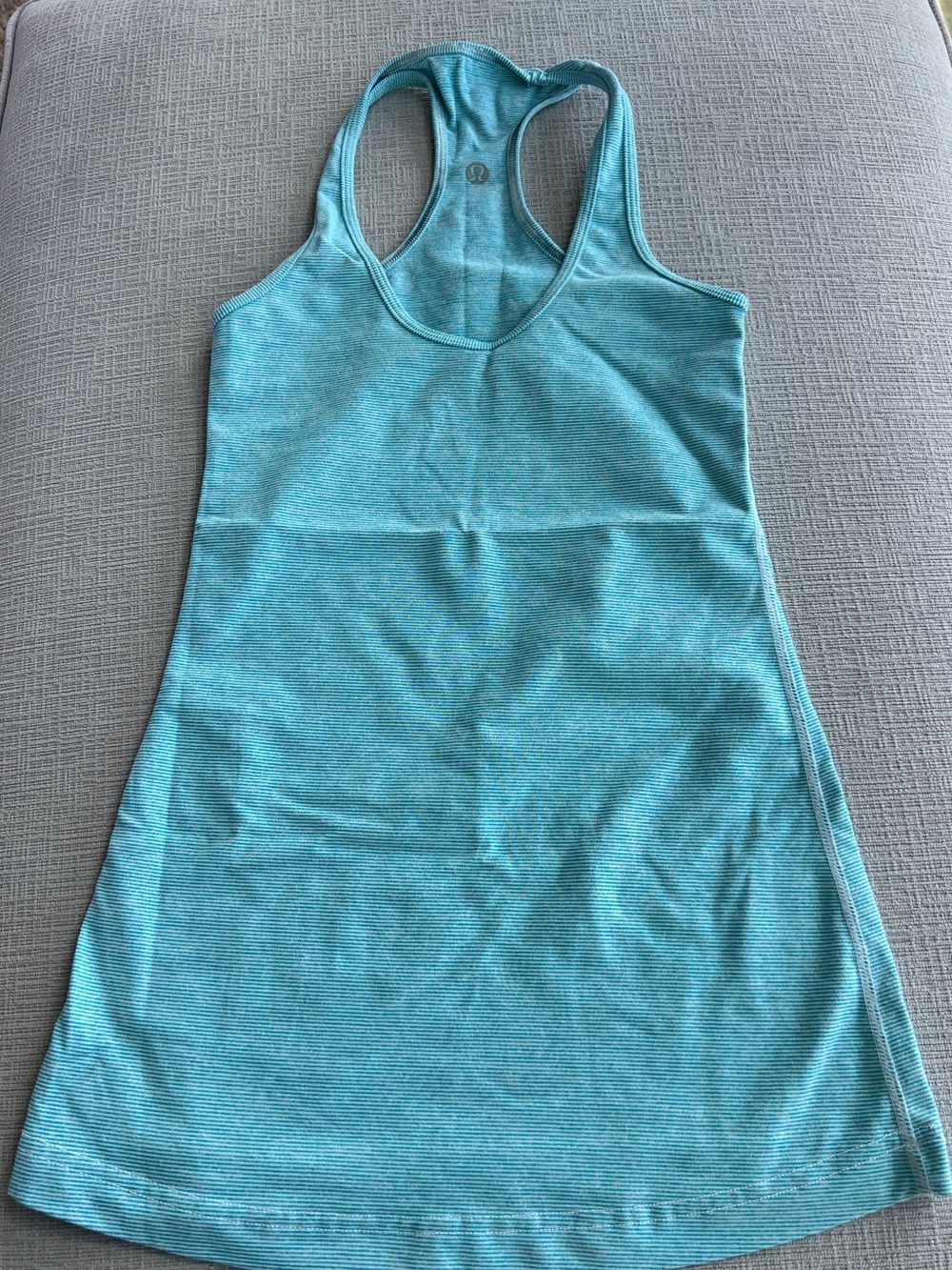 Like new lululemon sz4 Teal Blue Racerback Tank